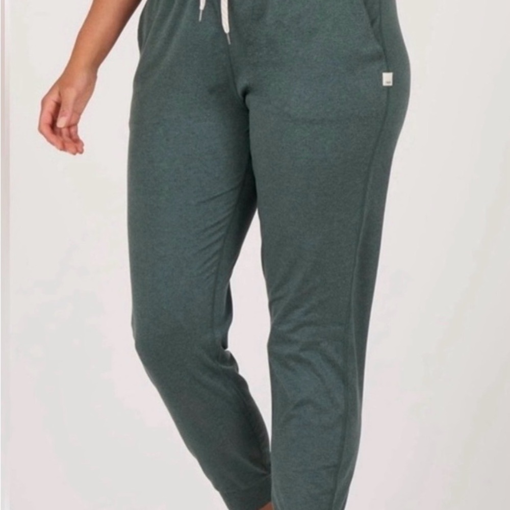 Vuori Drawstring Joggers in Heathers Green
